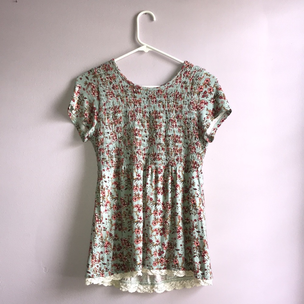 Junior’s Short Sleeve Peplum Top, Smocked Bust